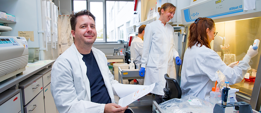 Professor Dr. Dr. Axel Schambach möchte Hörverlust mit Gentherapie heilen. 